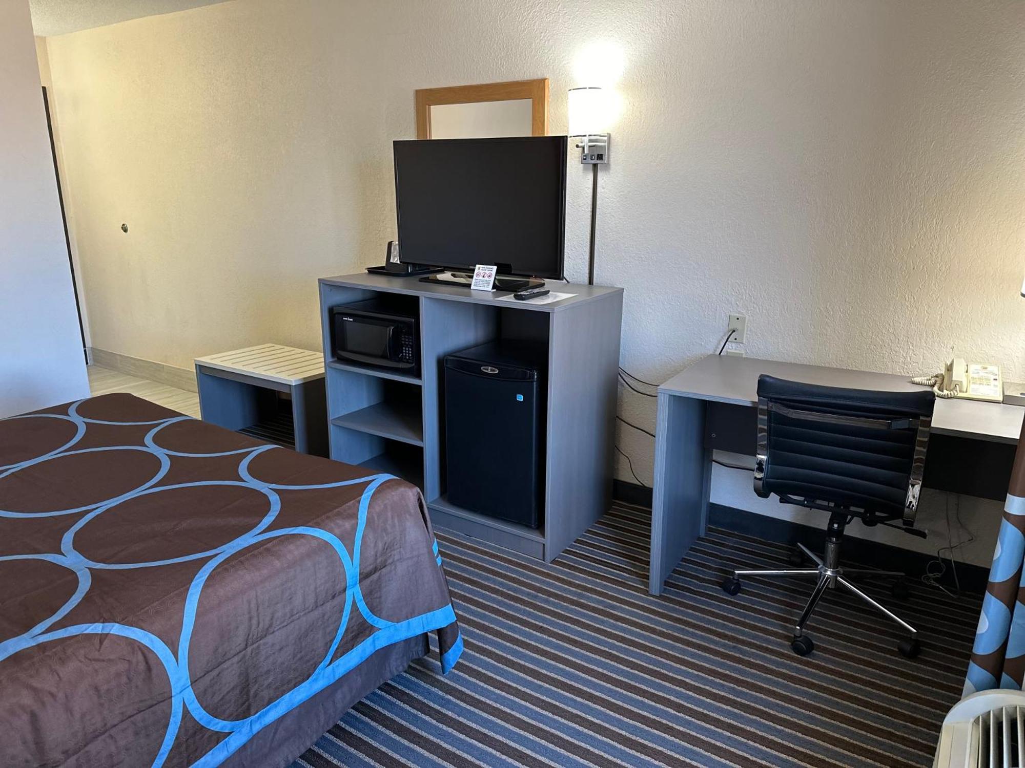 Super 8 By Wyndham Columbia Clark Lane Otel Dış mekan fotoğraf