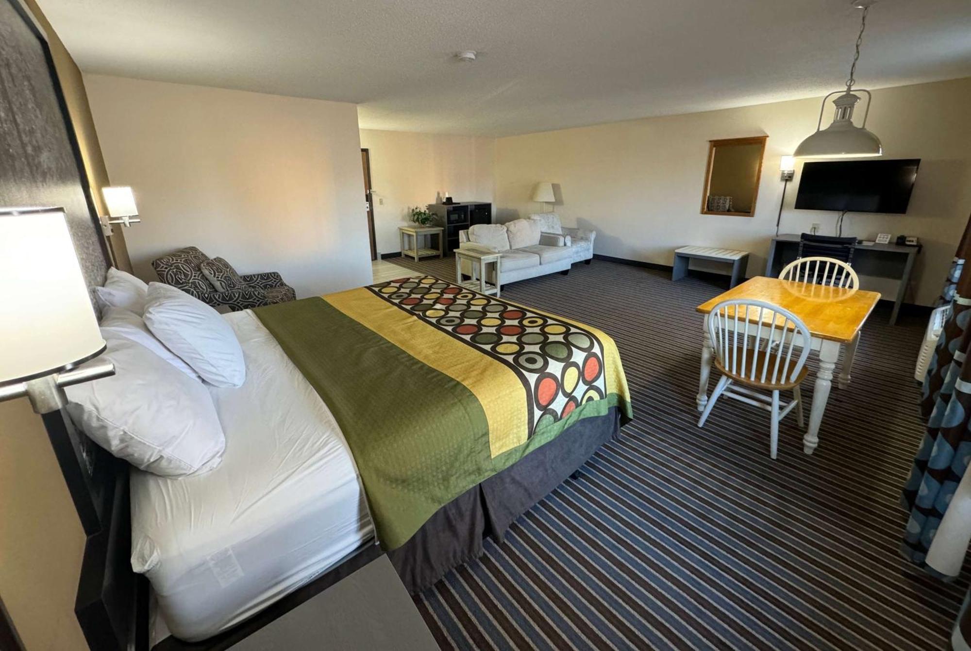Super 8 By Wyndham Columbia Clark Lane Otel Dış mekan fotoğraf