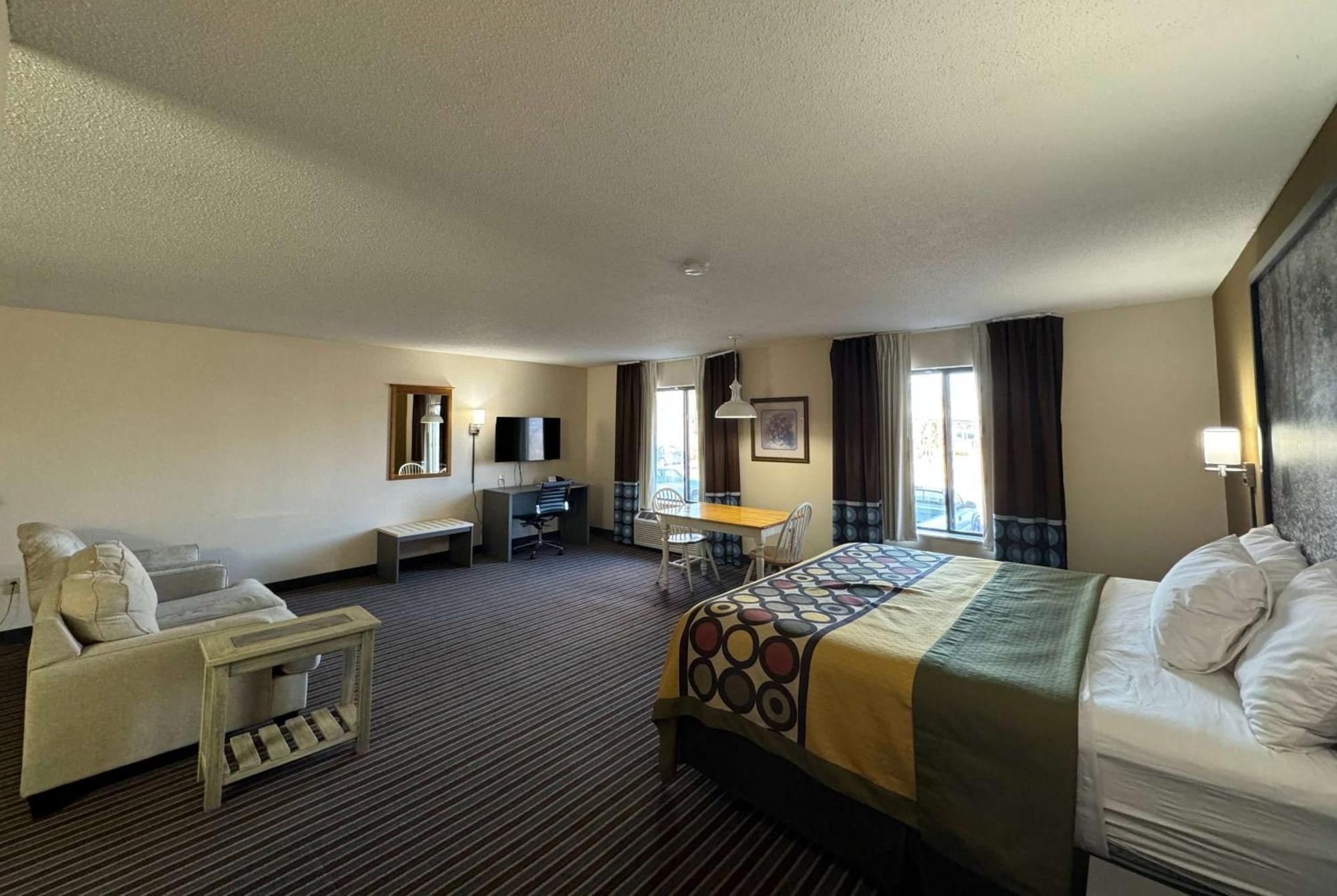Super 8 By Wyndham Columbia Clark Lane Otel Dış mekan fotoğraf