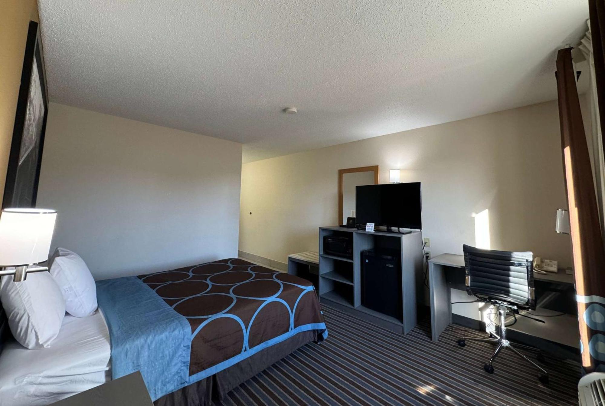 Super 8 By Wyndham Columbia Clark Lane Otel Dış mekan fotoğraf